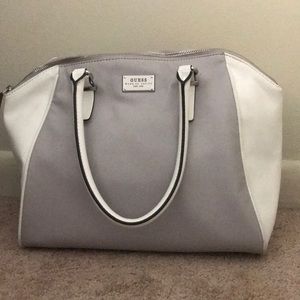 Pretty Guess Purse 👜 💕